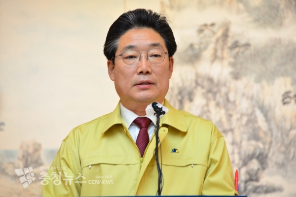 기자회견 하는 김홍장 당진시장 / 충청뉴스 최형순 기자