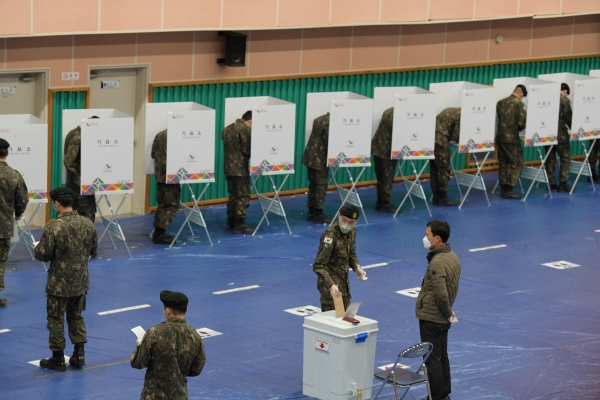 논산육군훈련소 사전투표 행렬