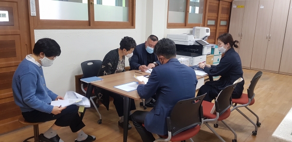 학교업무 부담을 경감하기 위한 ⸀다채널 맞춤형 계약업무 지원서비스⸥를 16일 갈마중학교에서 진행