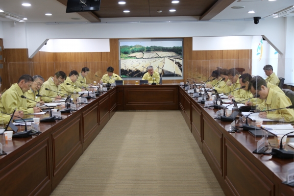 금산군 간부회의 모습