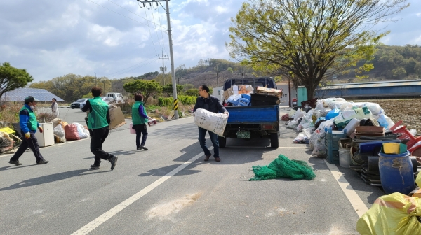 이인면 폐자원 모으기 행사 모습