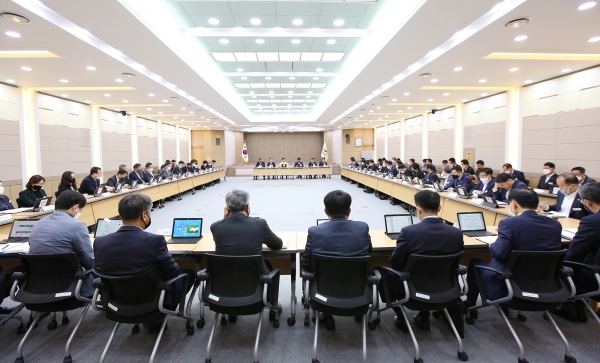 맹정호 서산시장 확대간부회의 주재 모습