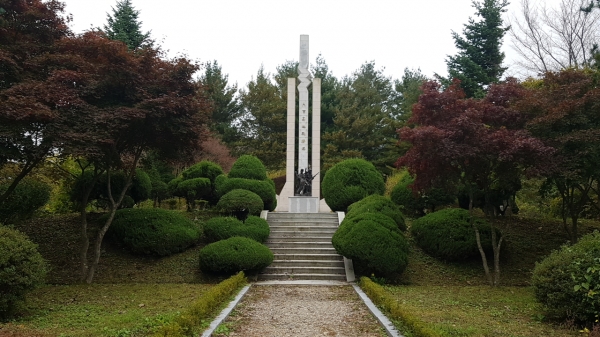 육백고지 전승탑