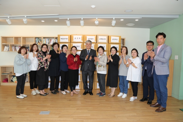 코로나19 대비 등교 개학 학생 천 마스크 전달식