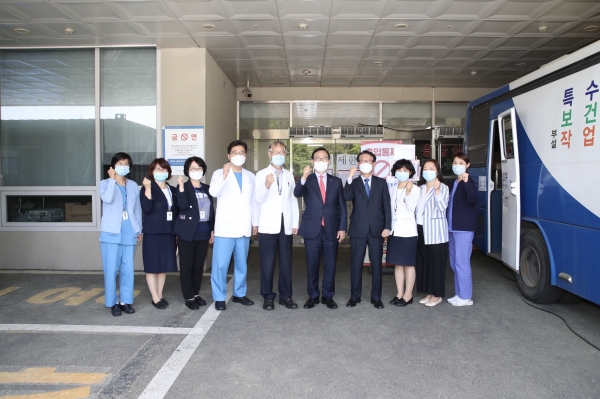 박상돈 시장 천안의료원 방문 모습