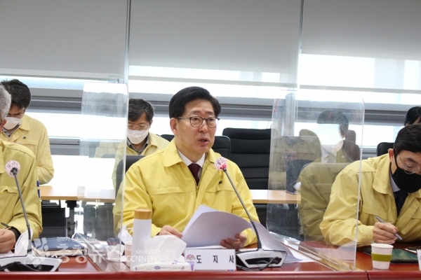 양승조 지사는 11일 도청 중회의실에서 열린 실국원장회의를 통해 "지역육성재단과 함께 간호장학사업을 추진한다"고 밝혔다.