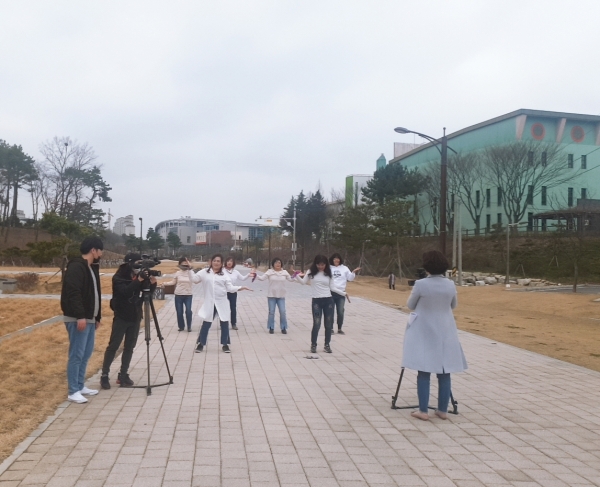 꽃중년VJ학교 동아리 영상 제작 장면