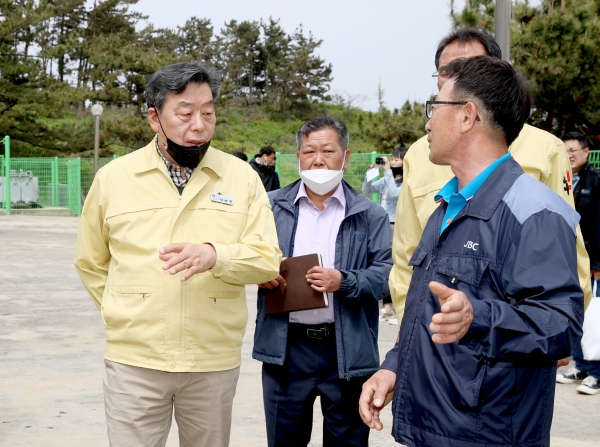 가세로 군수 외도 현장 방문