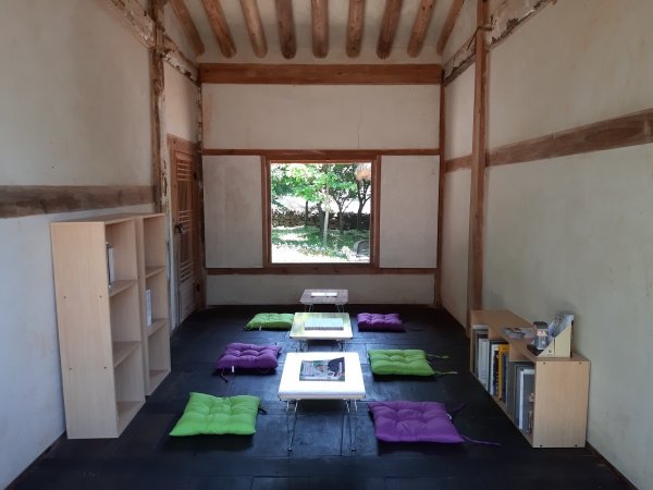 석오이동녕선생 생가에 조성된 ‘광명책방’ 모습