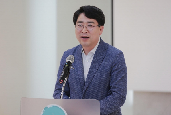 지난 5일 팔봉면 폰타나리조트에서 맹정호 서산시장과 서산시 농업‧농촌혁신발전위원회위원 60여명, 주요 농업기관이 참석한 가운데 간담회를 개최했다.