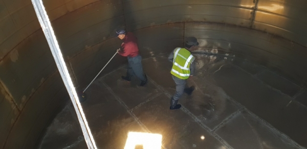 배수지 청소 모습