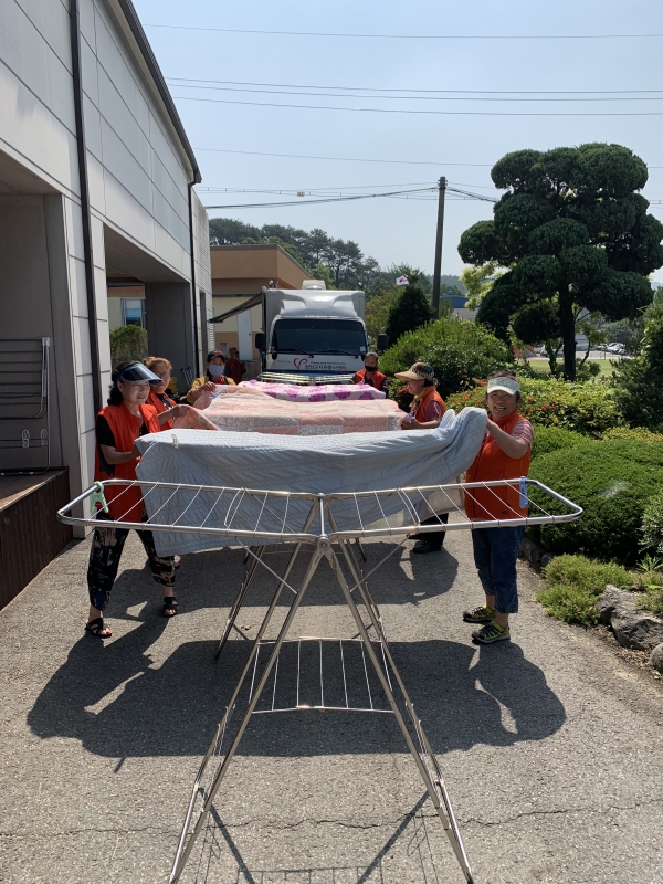 남양면 이동빨래방 자원봉사활동 모습