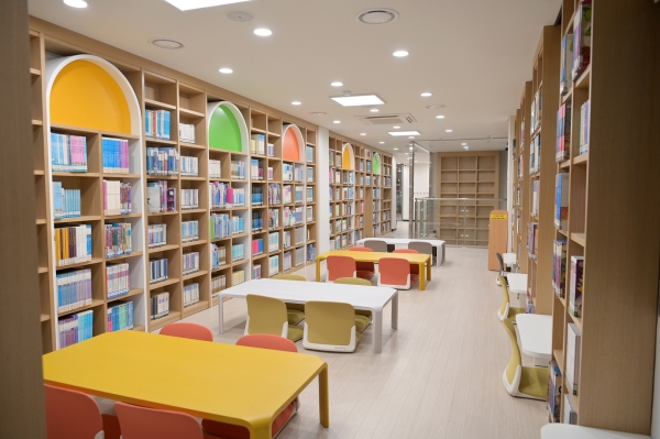공주기적의 도서관 내부 사진
