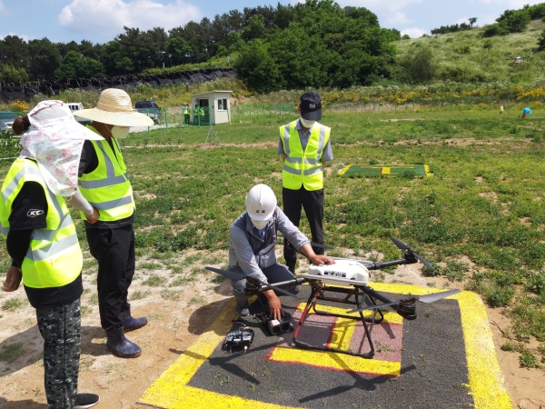 농업기술센터 및 현장 실습교육장에서 ‘농업인 드론활용 안전사용 교육’ 실시