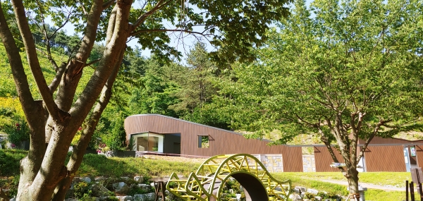 숲속도서관 전경