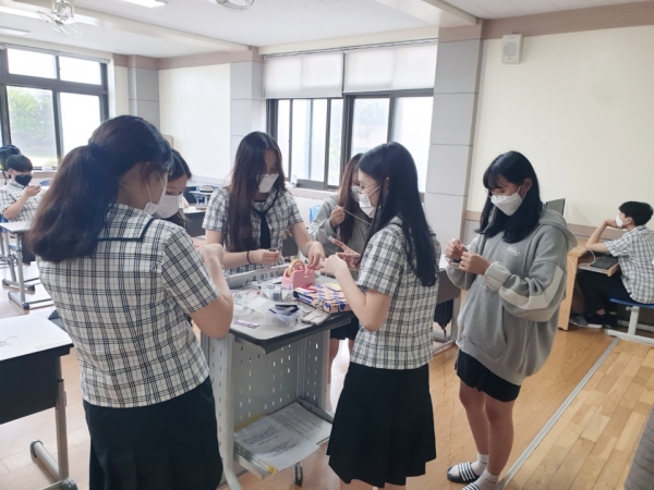 건양고등학교가 학생들의 꿈을 찾고 올바른 진로 설정을 위한 학년별 ‘진로프로그램’ 진행