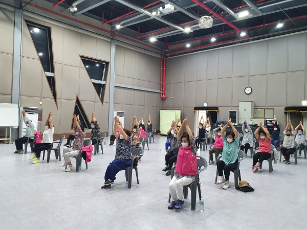 100세건강위원회  프로그램 실시 모습