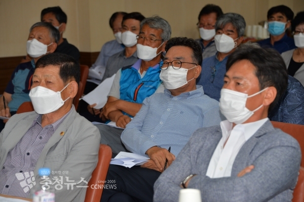 채평석 세종시 행정복지위원회 위원장 및 주민들