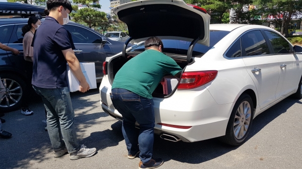 다중이용시설 방역물품지원 차량 수송 사진