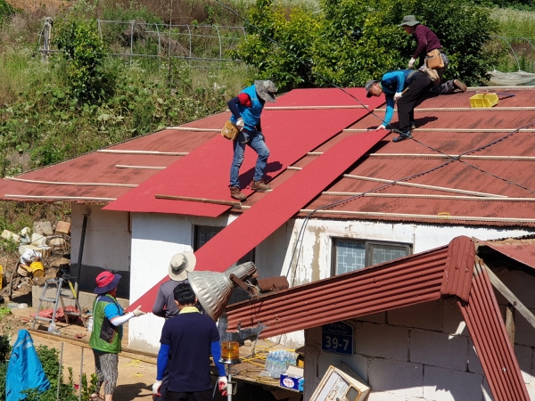 ‘사랑과 희망의 집수리 사업’ 모습.