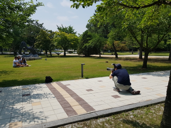 가족사진 촬영 프로그램 운영 장면