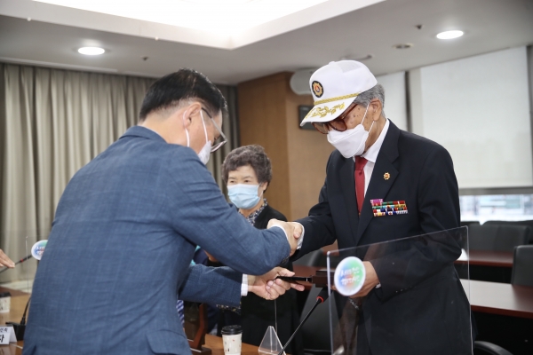 70주년 6.25전쟁 모범보훈가족 표창패 전수식 개최 모습