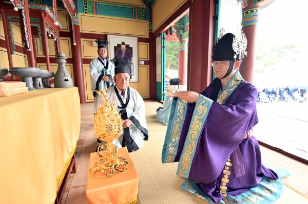 무령왕 서거 1497주기 추모제례에 참석한 김정섭 공주시장