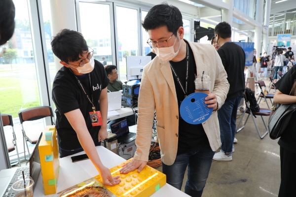 ​지난 7일 오후 4시 교내 메이커스페이스에서 1학기 CPD(Creative Product Design) 수업의 결과물을 발표하는 특별한 축제를 개최했다.​