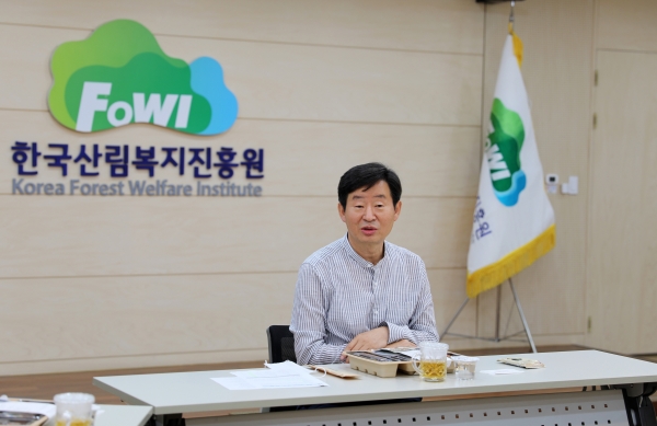 15일 대전 서구 본원 대회의실에서 ‘즐겁고 보람있는 일터 만들기’를 위한 경영진과 직원 간 간담회 ‘포이(FoWI) 소통나무’ 운영