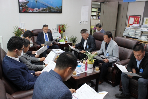 17일 홍성군 민간단체 대표 및 회원들이 모여 충남대학교 내포캠퍼스 유치를 위해 국회 방문