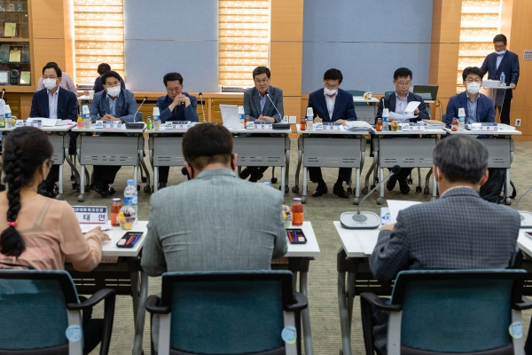 21일 군청 대회의실에서 2040 미래발전전략 수립용역 중간보고회 개최