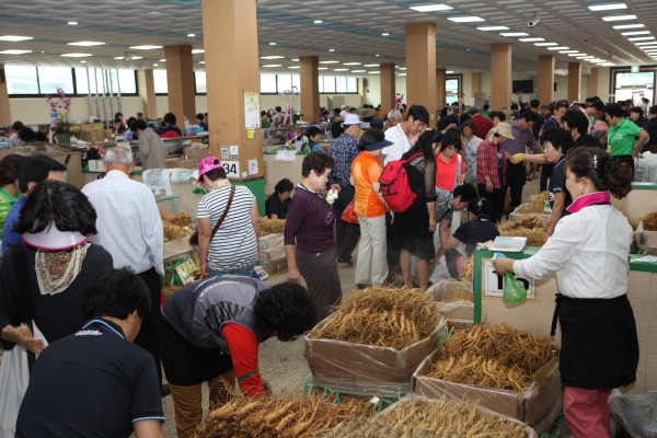 금산인삼시장 모습