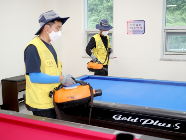 안면노인복지관 방역실시 모습