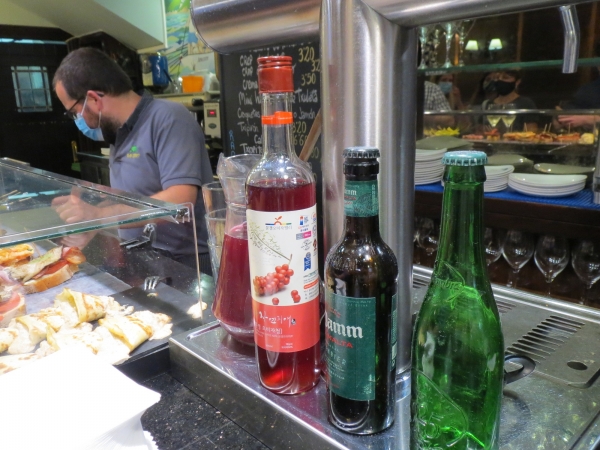 핀초 레스토랑에서 판매 중인 오미자 칵테일