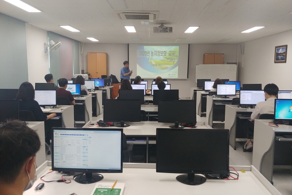 지난 22일 2청사 전산교육장에서 15개 읍면동 농지담당자를 대상으로 농지원부 일제정비 담당자 교육 장면