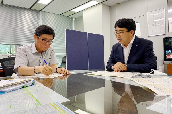 지난 30일 기획재정부를 방문, 안도걸 예산실장 만남