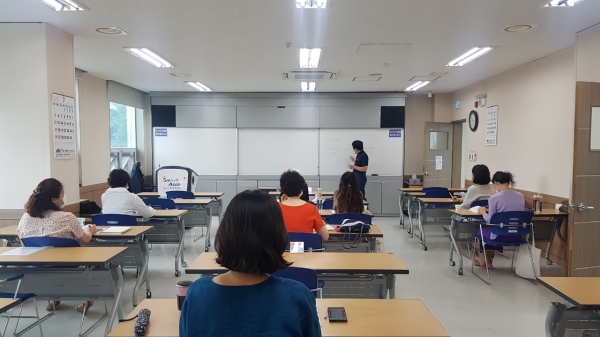 평생학습관 정규강좌 교육 모습