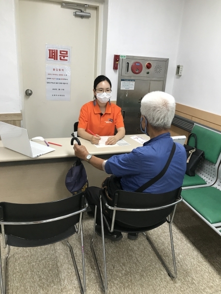 치매선별검사 장면