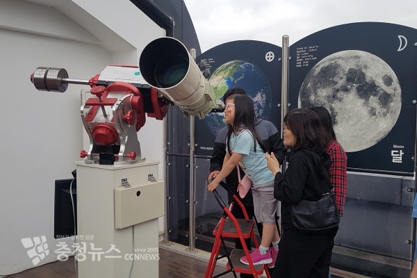 작년 제13회 류방택 별축제 관측 체험행사 장면
