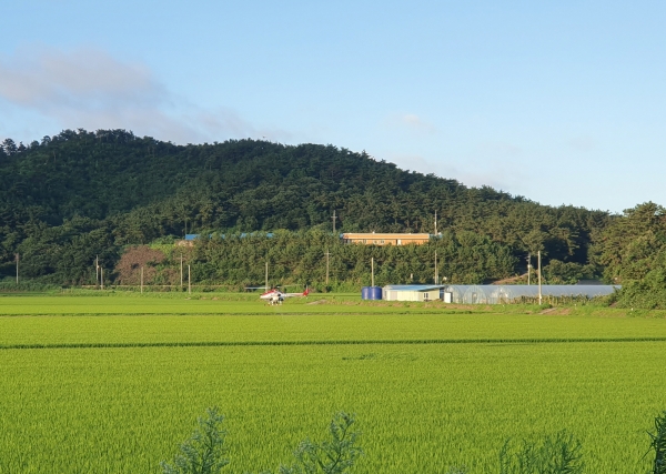 방제 장비를 활용한 공동방제 장면