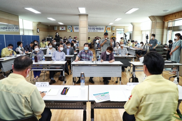 김홍장 시장 당진 1동 순방 지역리더와의 간담회 모습