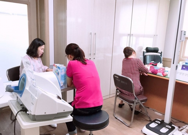 모바일 헬스케어 이용 사전 검사 장면(지난해)