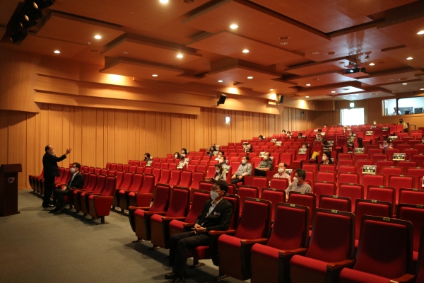 ​‘삼대가효 노인효문화해설사 연수과정’을 19일 한국효문화진흥원 대강당에서 진행​