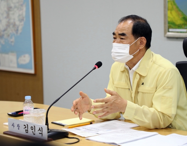 김인식 사장은 피해시설의 신속하고 세밀한 복구와 막바지 장맛비와 태풍등에 대비한 철저한 대응체계 유지를 주문했다