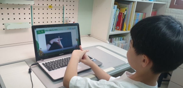 「온·전·ᄒᆞᆫ 한글날개」 개발·보급 (가정학습)