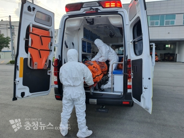 음압구급차 실내모습