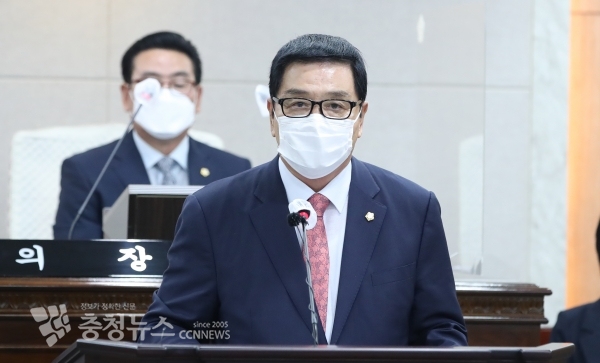 이선균 홍성군의원