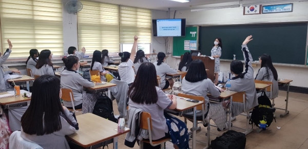 지난 11일 서일여자고등학교 1학년 2반 학생 대상으로 찾아가는 학교상담 “Re-born” 생명존중 교육 실시