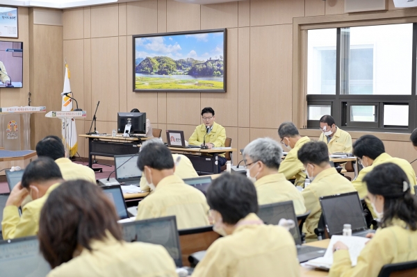 김정섭 시장 열린 주간업무계획 보고회 주재 모습