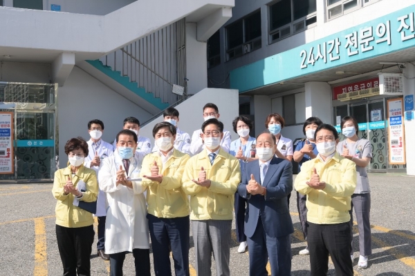 양승조 도지사와 황명선 시장,백제병원 방문 장면